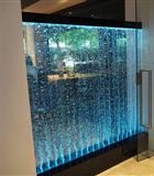 MURO D'ACQUA CON BOLLE VERTICALI